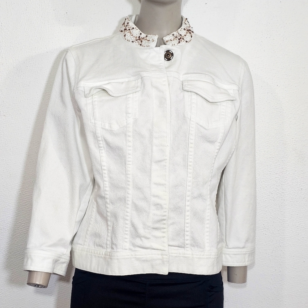 Vintage Harolds Women's White Denim Jacket with Embellished Collar